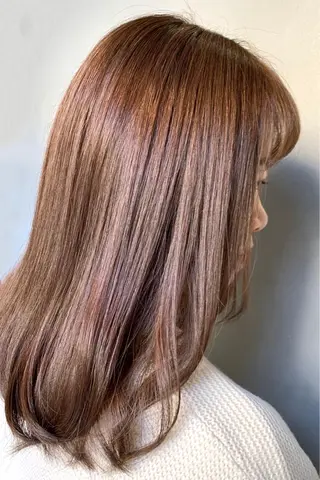 セミロング カラー ハイライトが 得意なニキです😊のヘアスタイル