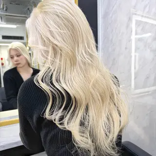 ロング カラー シールエクステ特化 ハイトーン、NANAのヘアスタイル