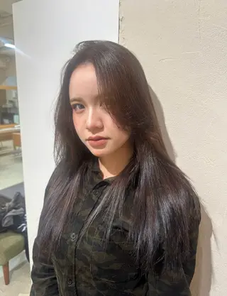 ロング aoi /ニュアンス /透明感カラーのヘアスタイル