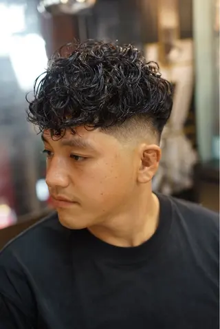 ショート パーマ TIGHT SWAG BARBERWORKS所属・TIGHT SWAG YUTOのヘアスタイル