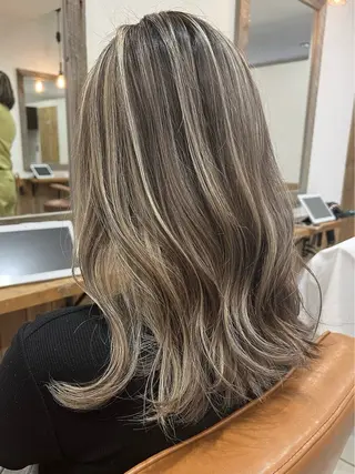 セミロング カラー hair design NORM所属・吉田裕太/ハイライト ダブルカラーのヘアスタイル