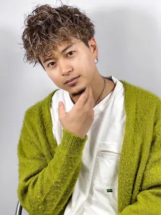 ミディアム パーマ ヘアアレンジ メンズ 理容シャイニー　中里店所属・櫻井 亮汰のヘアスタイル