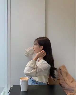 セミロング カラー ブリーチなし🤍透明 感カラー🤍しゅうじのヘアスタイル