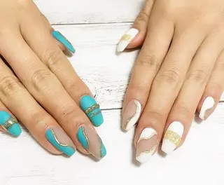 ミディアム ネイル リラネイル Aikenのネイルデザイン