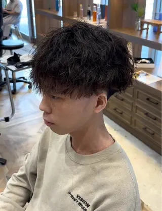 ミディアム パーマ 徳田 恭助のヘアスタイル