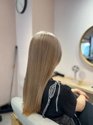 ロング カラー AYATO 'のヘアスタイル