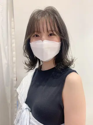 ミディアム カラー 吉原 由菜のヘアスタイル