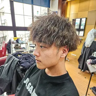 メンズ FREEX所属・特殊パーマ 片山恭兵のヘアスタイル