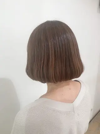 ミディアム 乳井 悠香のヘアスタイル