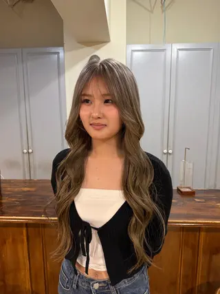 ミディアム カラー 🤩噂のMr.髪ポジ ティブ®️yu🤩のヘアスタイル