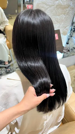 セミロング JILL ユキのヘアスタイル