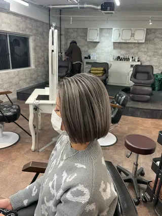 ショート カラー フェードパーマ 新倉幸之助のヘアスタイル