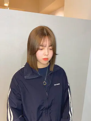 ミディアム カラー ハナダ メイのヘアスタイル