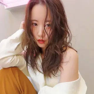 セミロング 岡野 静華のヘアスタイル