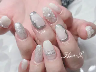 ネイル 芦辺 香奈のネイルデザイン