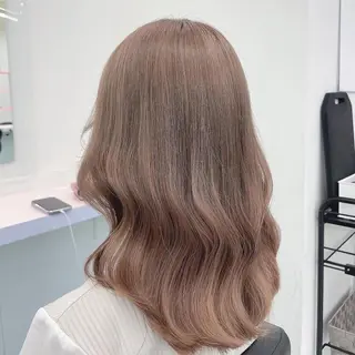 セミロング カラー 🫧ハイトーン🫧 ベージュ🫧徹哉のヘアスタイル