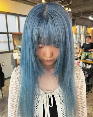ロング カラー ツキノキ ミナのヘアスタイル