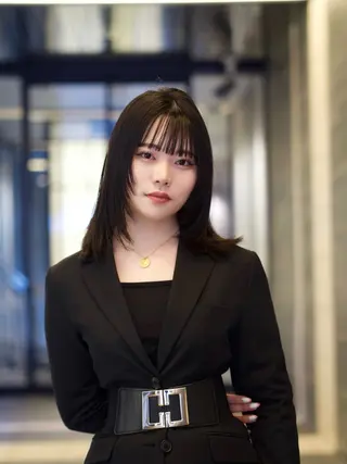 ミディアム ウルフとデザイン カラーの神のヘアスタイル