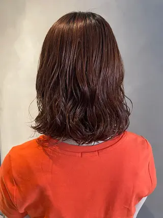 ミディアム パーマ 長谷川 沙紀のヘアスタイル