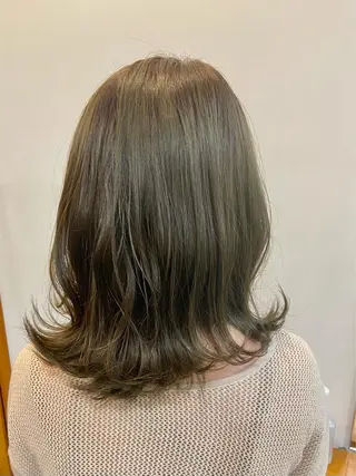 ミディアム カラー niro 🌱カットモデル募集のヘアスタイル