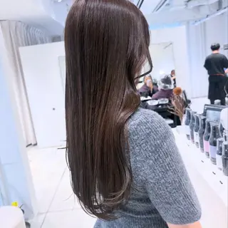 セミロング カラー カジュアルを女っぽく 𝗮𝘆𝗮𝗰𝗼のヘアスタイル