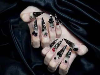 ロング Rola kira nail salon所属・Rola kira 麗のネイルデザイン