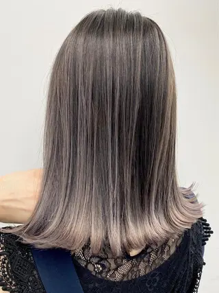セミロング カラー stair:case 武蔵小杉店所属・艶カラーリスト 牛込萌香のヘアスタイル