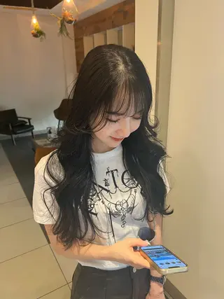 カラー hiyori /ハイトーンカラーのヘアスタイル