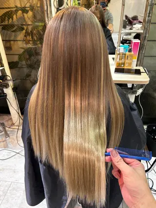 ロング カラー ササ キのヘアスタイル