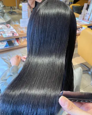 カラー 長谷川 智也/ディレクターのヘアスタイル