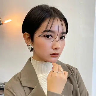 ショート カラー レイヤー/ショート透 明感カラー/西田祐賀のヘアスタイル