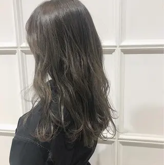 ロング カラー 🦋透明感カラー /ケアブリーチ🦋のヘアスタイル