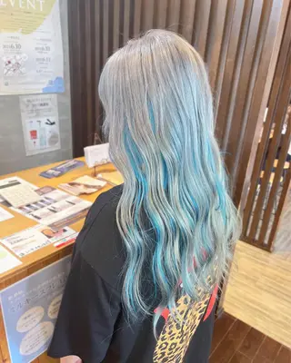 セミロング カラー 具志 正太のヘアスタイル