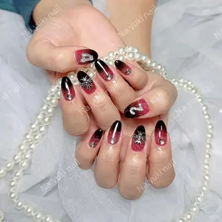 ネイル Queenie 🦋のネイルデザイン