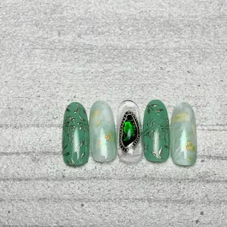 ネイル atelier　FIORITURA所属・FIORITURA aiのネイルデザイン