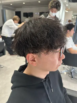 ショート パーマ メンズ ユウ🪄 パーマ指名No1のヘアスタイル