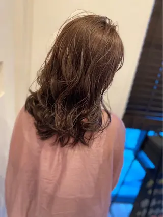 ロング 齋藤 真由のヘアスタイル