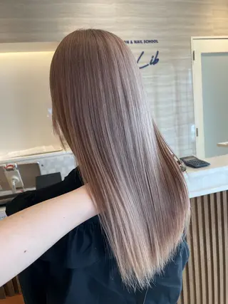 ロング Plus lib 伊東 美咲のヘアスタイル