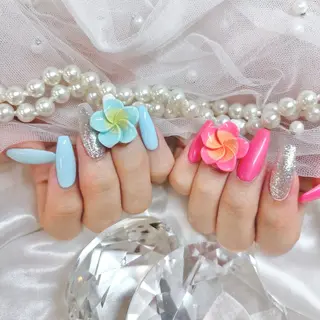 ネイル サガトワ マディナのネイルデザイン