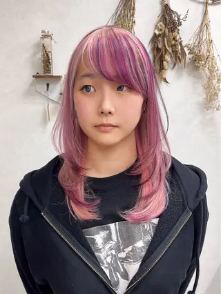 セミロング Ring  by Moremuu所属・issy/ハイライト ハイトーン／レイヤーのヘアスタイル