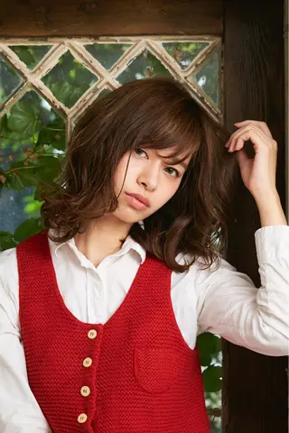 ミディアム 所渉/韓国レイヤー /ウルフカットのヘアスタイル