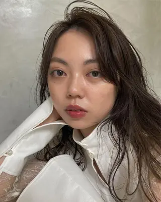 セミロング カラー 佐伯 和佳のヘアスタイル