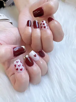 ネイル カラーズビューティサロン所属・石井 桃子のネイルデザイン