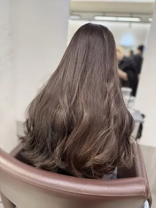 カラー ロング JILL/鶴岡 和幸/天神のヘアスタイル