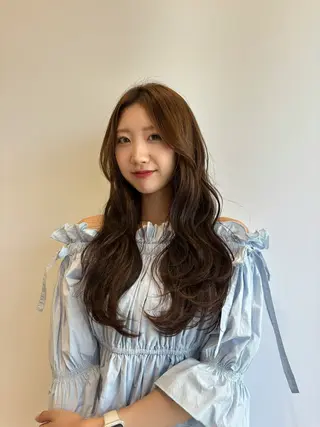 ロング カラー ベージュカラー⌇﻿ くびれヘア.𐙚心音のヘアスタイル