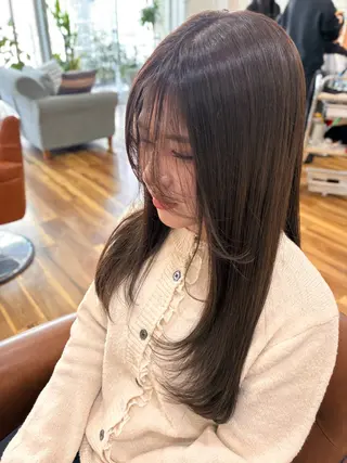 セミロング 秋田 弥生のヘアスタイル