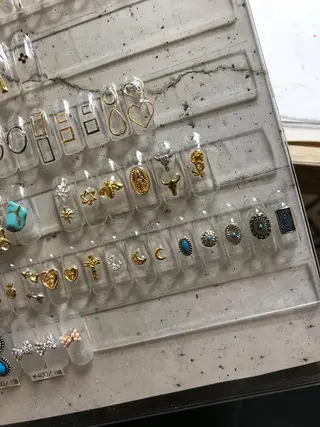 ネイル 'mm所属・'mm  (ミリ) ＭＡＮＡＭＩのネイルデザイン