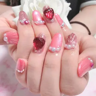 ネイル エステとネイル ローズコンフォートのネイルデザイン