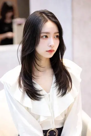 セミロング 𩵋住 佳帆のヘアスタイル