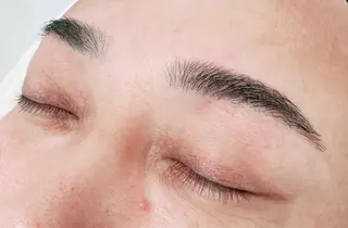 アイブロウ エクシアホワイト高崎 小林のマツエク・マツパデザイン